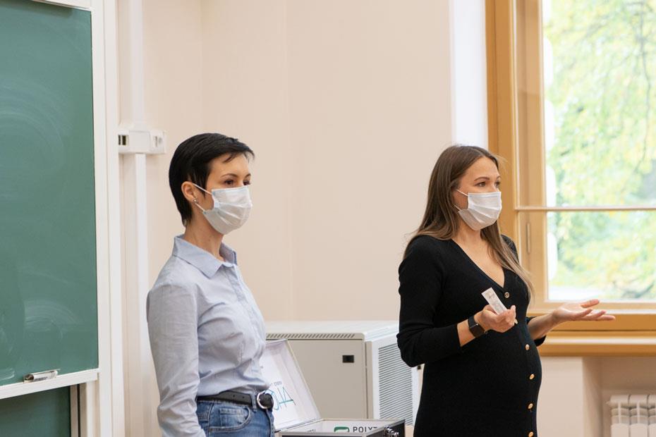 Мария Идрисова и директор Центра развития донорства костного мозга Любовь Белозерова
