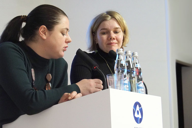 Евгения Лобачева и Людмила Геранина объясняют плюсы национального регистра по сравнению с зарубежными